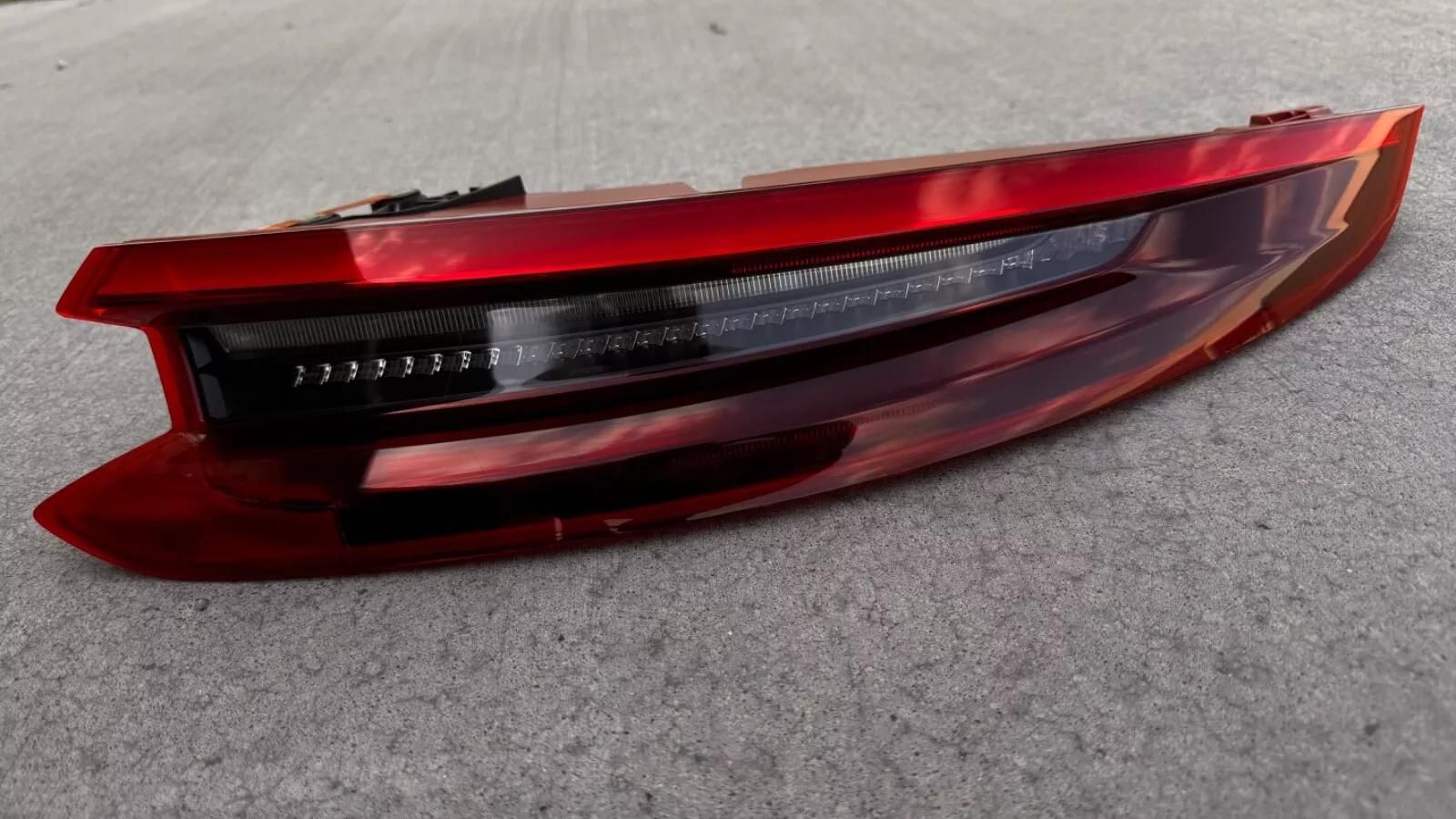 Pic of pristine Porsche 911 Targa GTS tail light